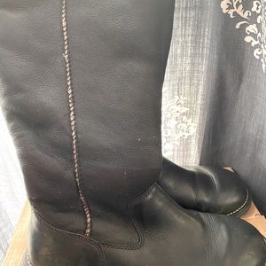 SOLD SOLD SOLD SOLD Ugg’s black leather